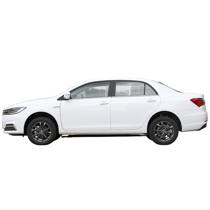 Καθαρά Ηλεκτρικά BYD Qin EV Νέα Ενέργεια Οχήματα 136P 4 πόρτες 5 θέσεις Sedan
